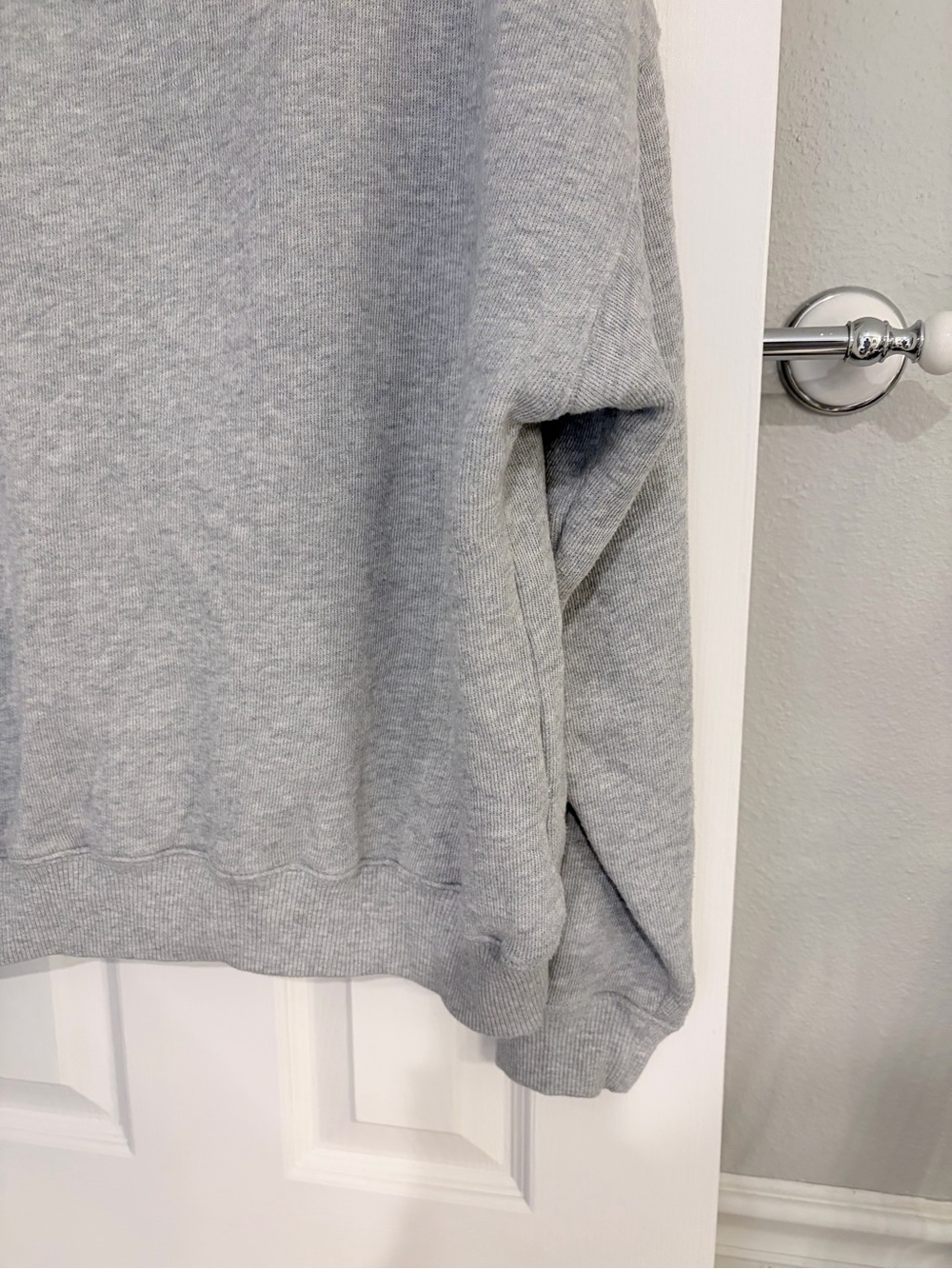 American Eagle Seriously Lived In Gray Crewneck Sweatshirt Large - Picture 2 of 8